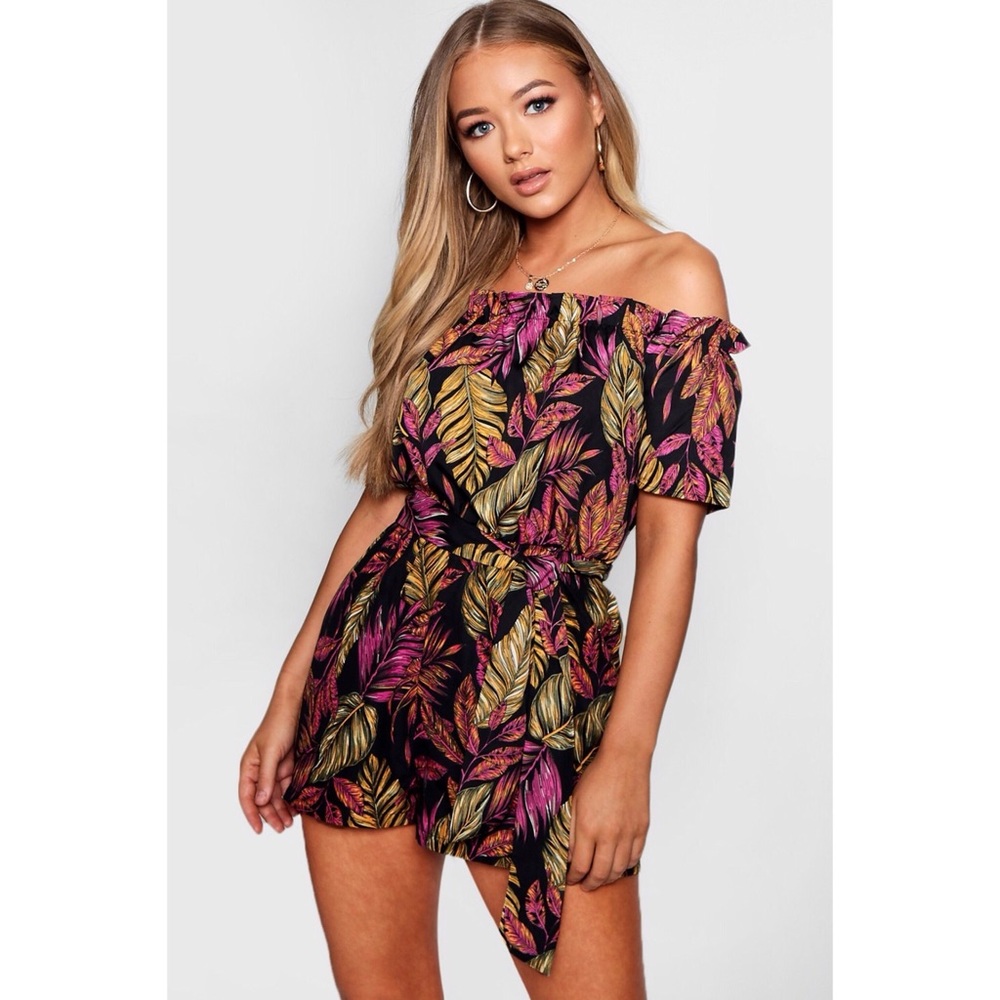 COPY - Boohoo Romper (NWT) OPEN TO OFFERS